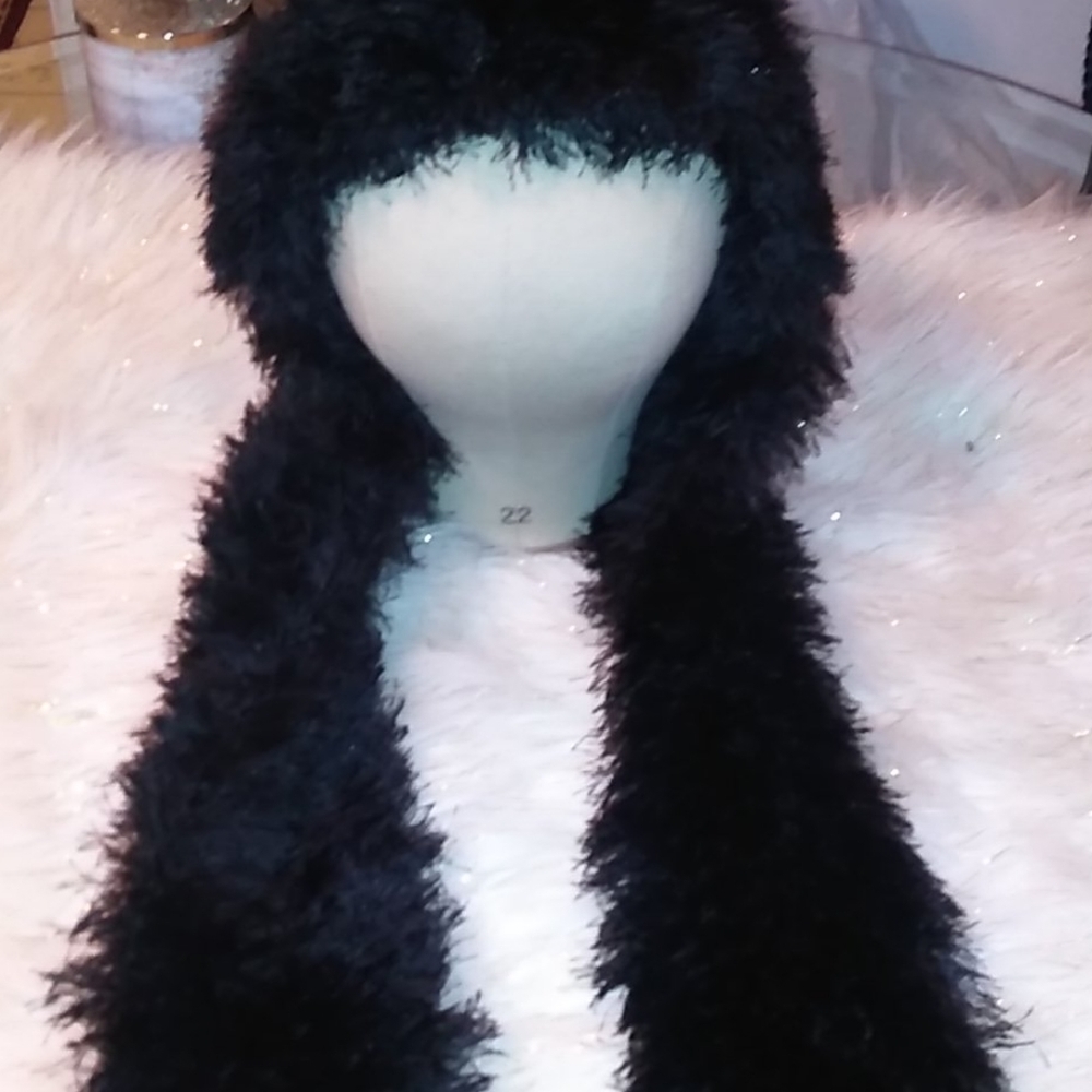 Hat scarf made in one